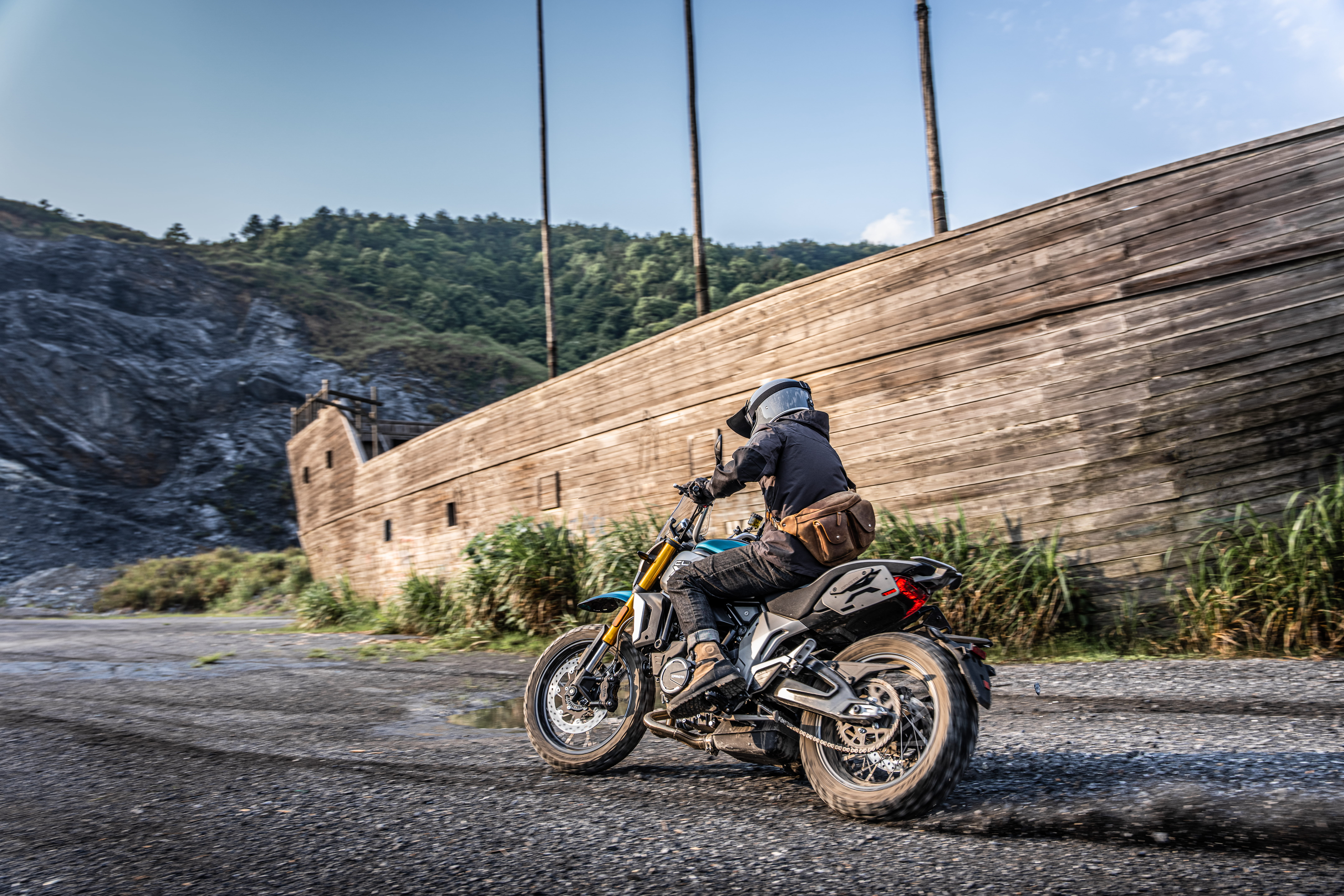 700 CL-X ADVENTURE